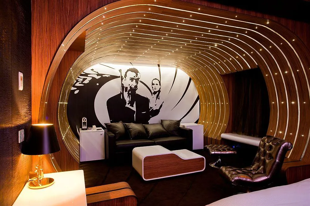 פריז Seven Hotel 4*,  צרפת