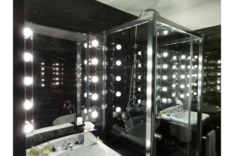 פריז Seven Hotel