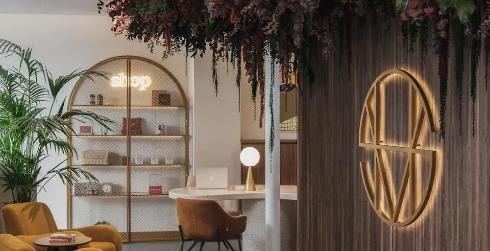 Seven Hotel Paris