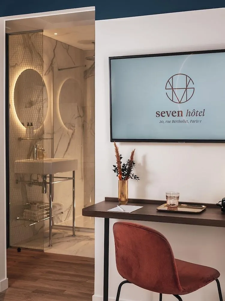 Seven Hotel Paris 4*,
