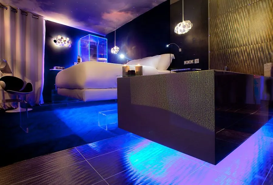 Seven Hotel Paris